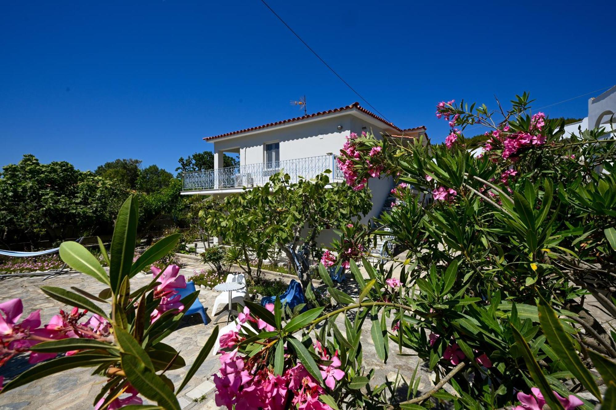 Anchor Villa Troulos Exterior photo